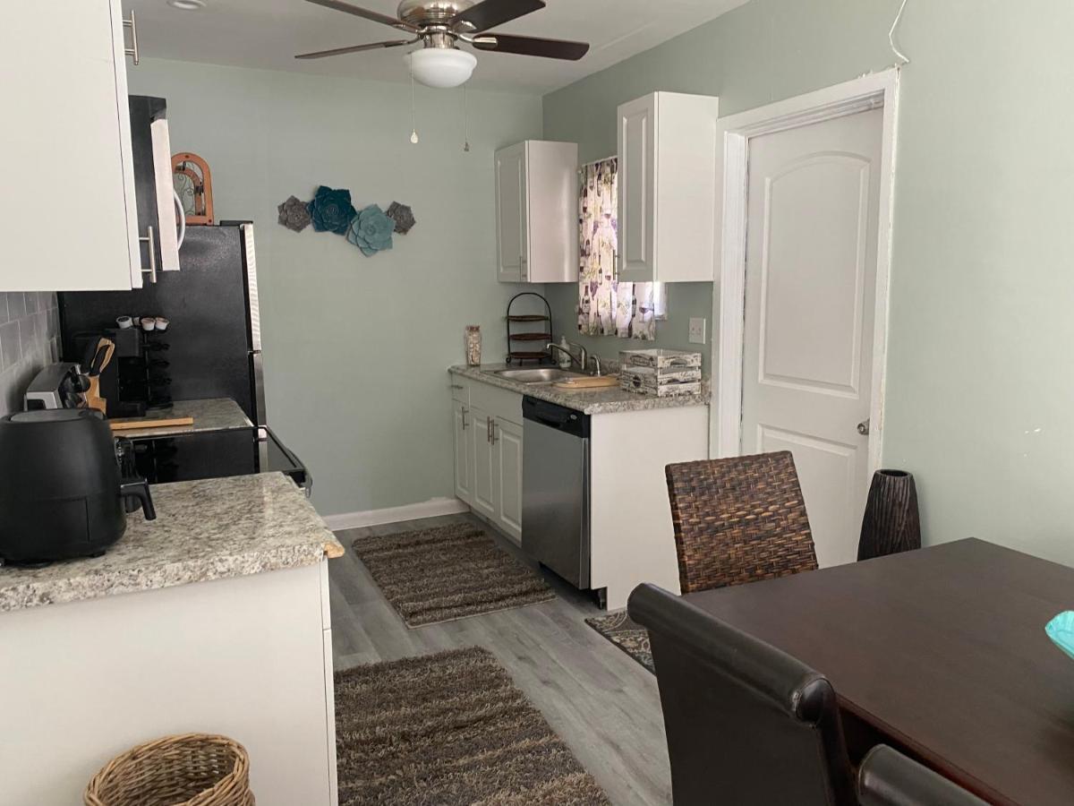 5 Min To Beach Large Living Room Fenced Backyard Bbq Firepit Driveway Boat Parking Lake Worth Beach Eksteriør bilde