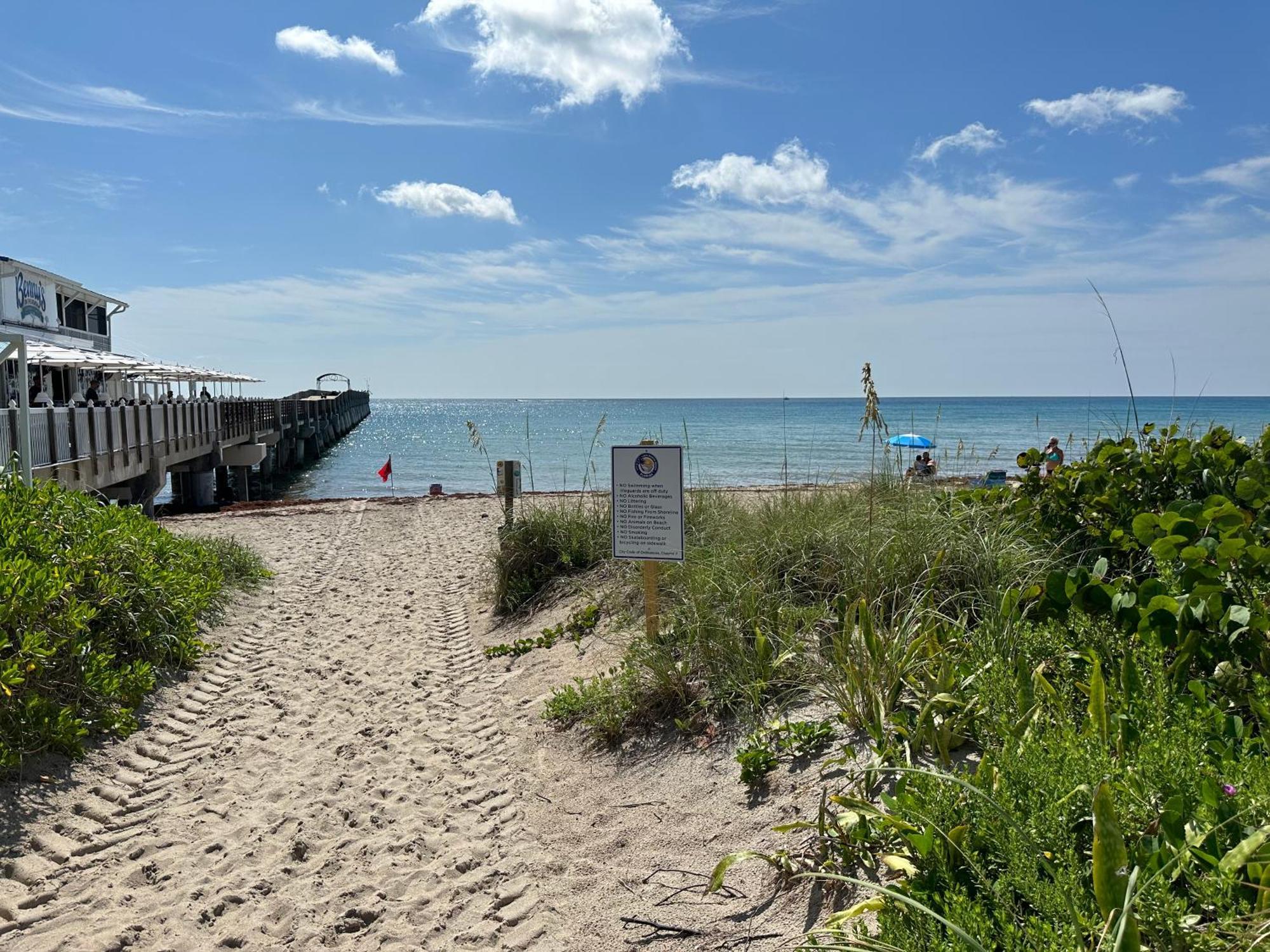 5 Min To Beach Large Living Room Fenced Backyard Bbq Firepit Driveway Boat Parking Lake Worth Beach Eksteriør bilde